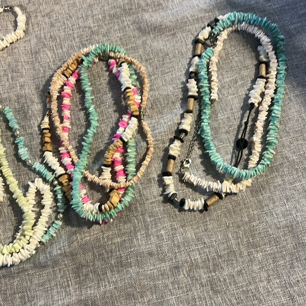 Shell chip necklace bundle - Picture 5 of 6